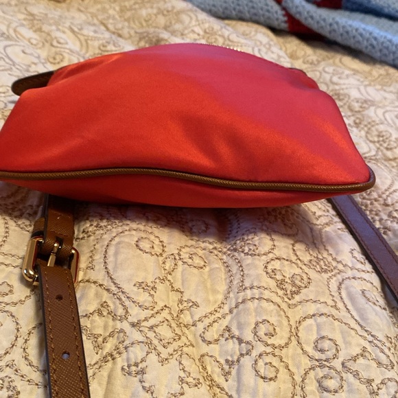 COPY - Michael Kors canvas Crossbody purse - Picture 6 of 9